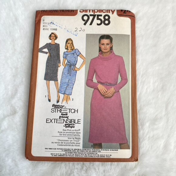 3 Simplicity Sewing Patterns - Picture 2 of 7